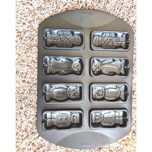 Wilton Halloween Pops Cookie Pan 8 Cake Pops Mummy,‎ Vampire, Alien, Dracula